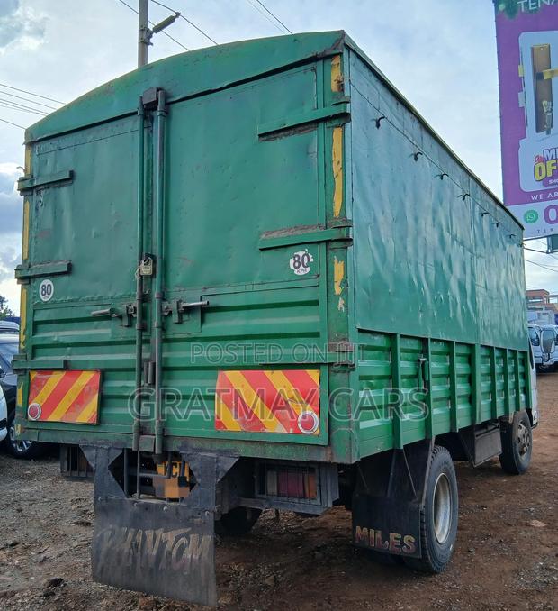 2018 Isuzu NPR - thumbnail 12