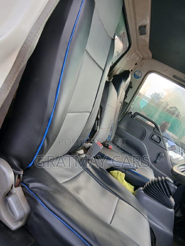 2018 Isuzu NPR - thumbnail 10