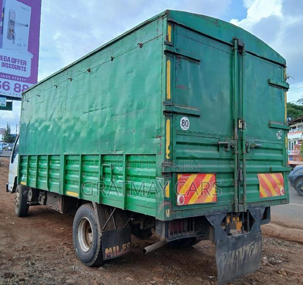 2018 Isuzu NPR - thumbnail 2