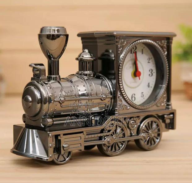 Crafted Alarm Clock Serves Elegance and Time Keeping
Suitable - thumbnail 3