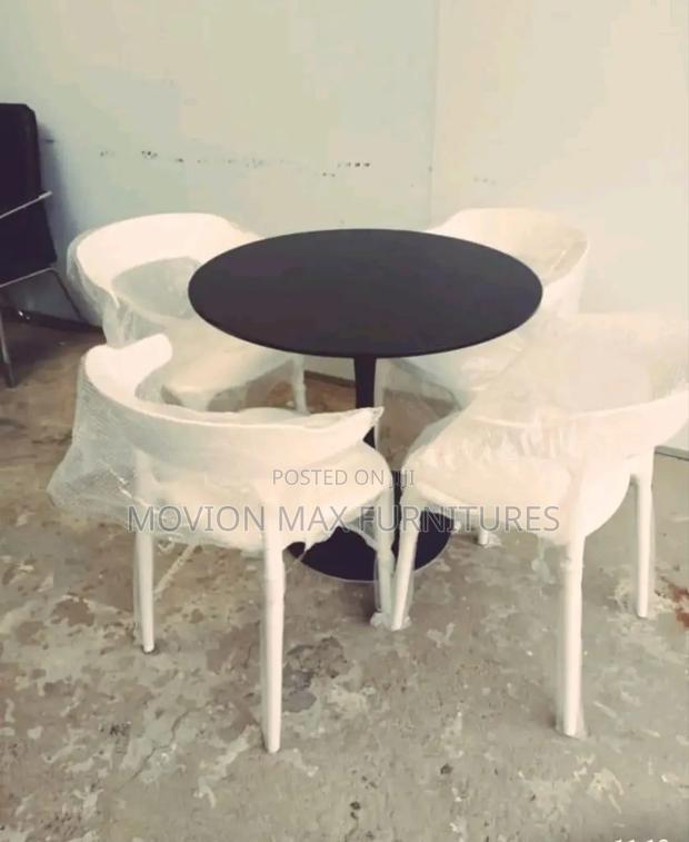 Outdoor Dinning Tables Chairs