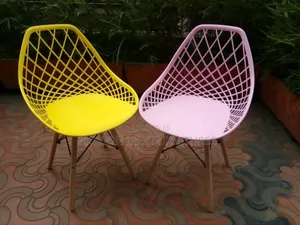 Study Eames Chairs