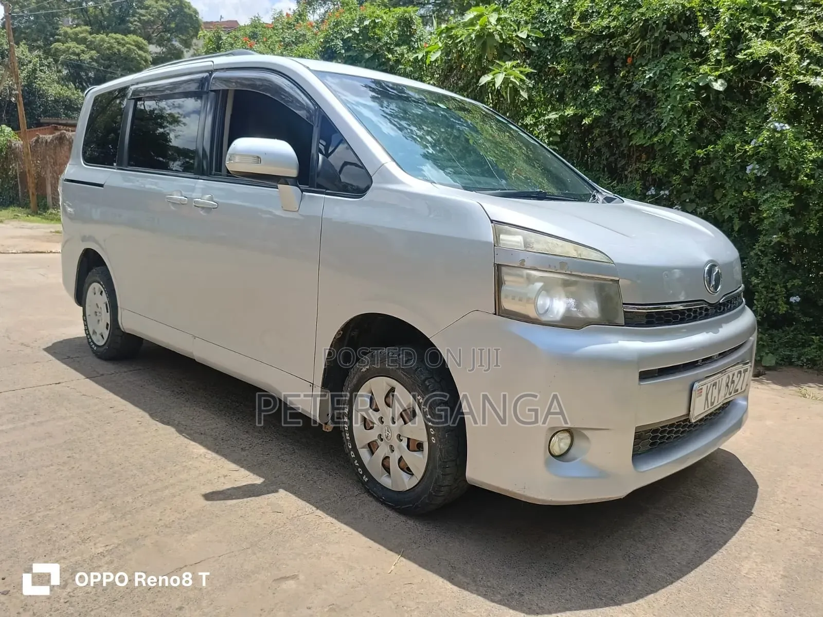 Toyota Voxy 2013 Gray