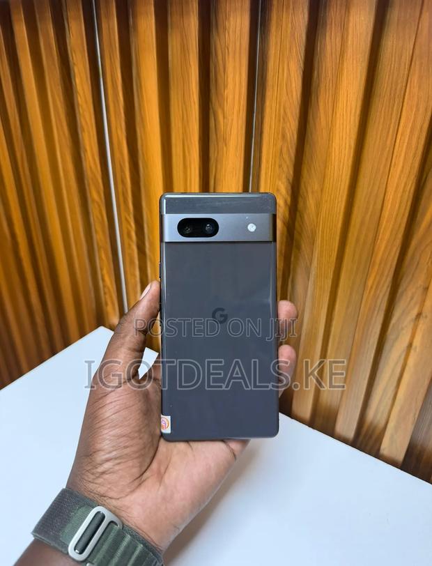 Google Pixel 7a 128 GB Black - main view