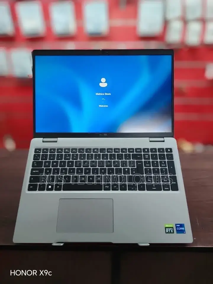 Laptop Dell Precision 3580 16GB Intel Core i7 SSD 512GB