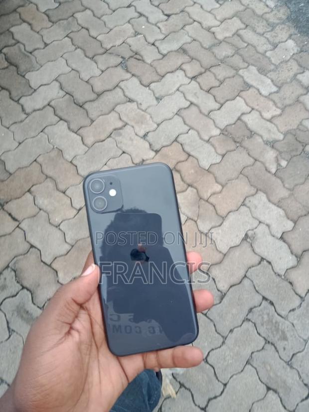 Apple iPhone 11 128 GB Black - main view