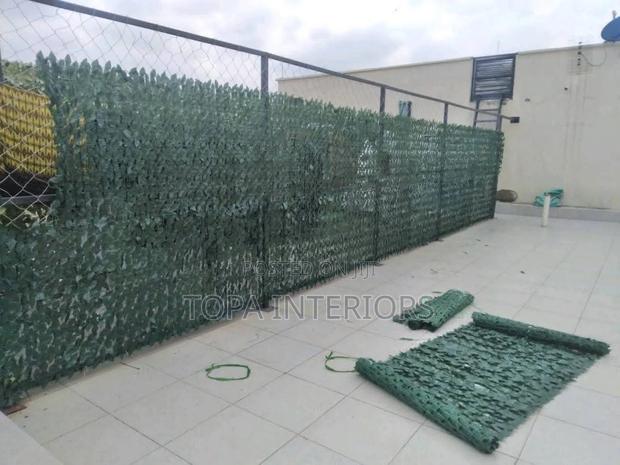Artificial Privacy Hedges for Trapping Dust on Home Garden