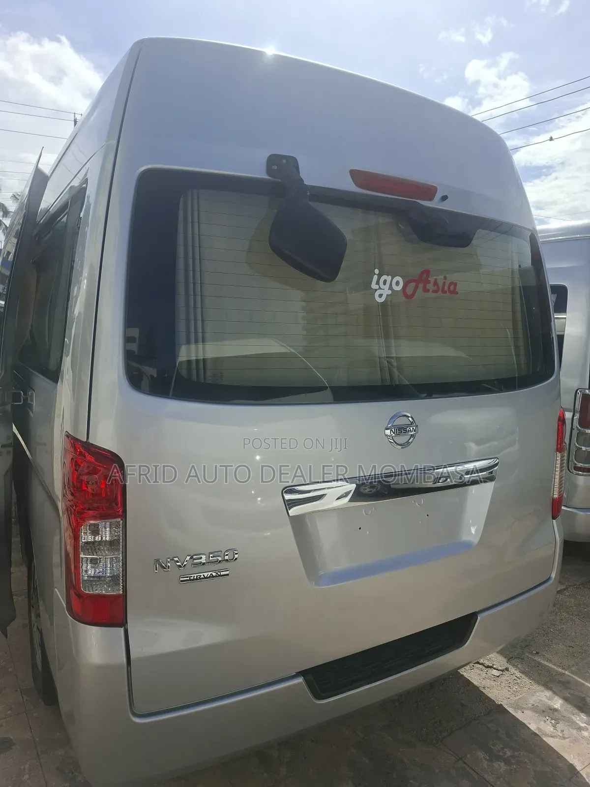 Nissan Caravan (Urvan) 2019 Silver