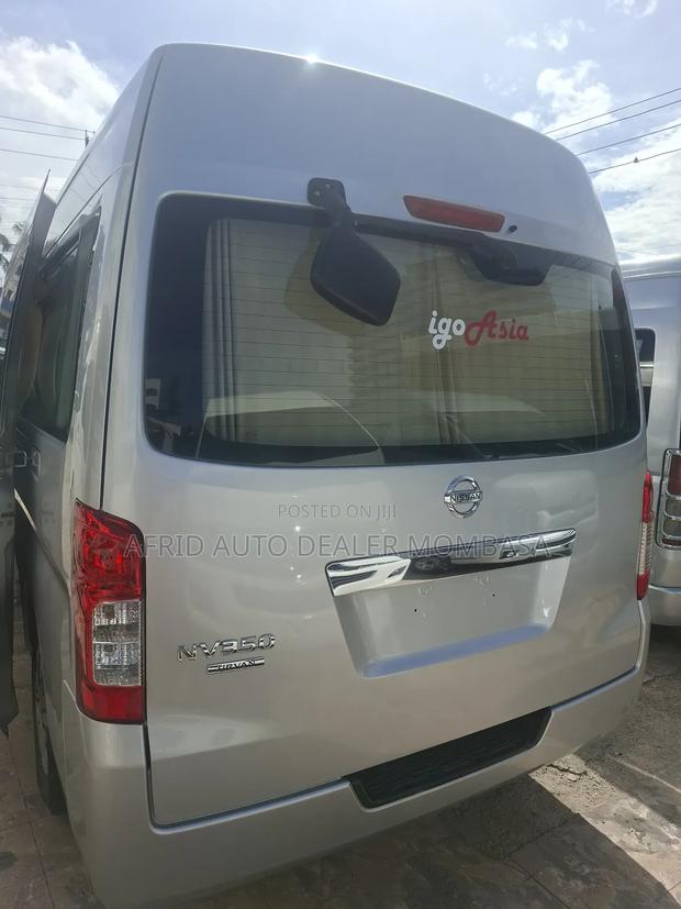 Nissan Caravan (Urvan) 2019 Silver - thumbnail 6