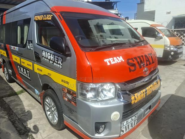 Toyota Grand HiAce 2018 Silver
