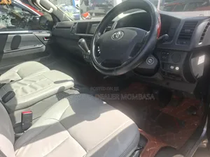 Toyota Grand HiAce 2018 Silver