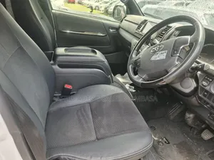 Toyota HiAce 2019 White