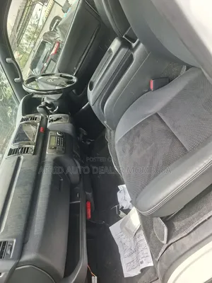 Toyota HiAce 2019 White