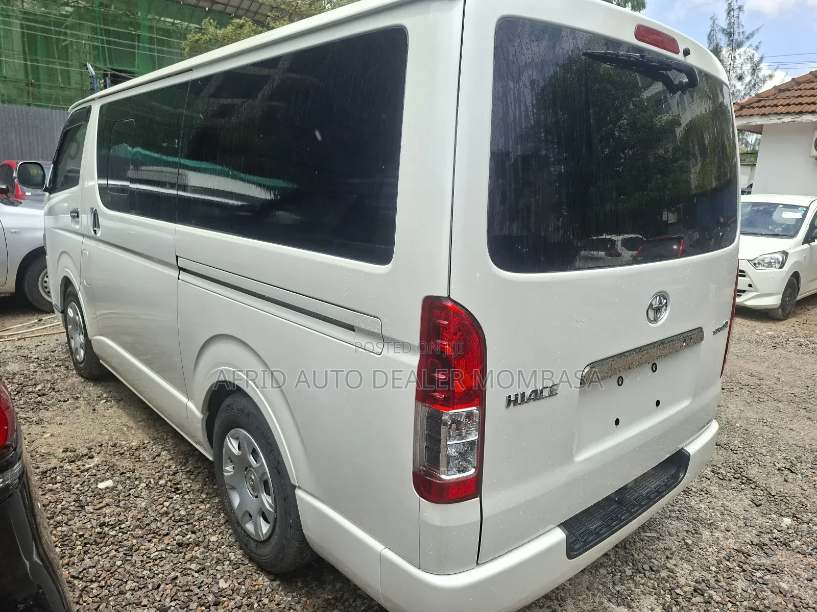 Toyota HiAce 2019 White