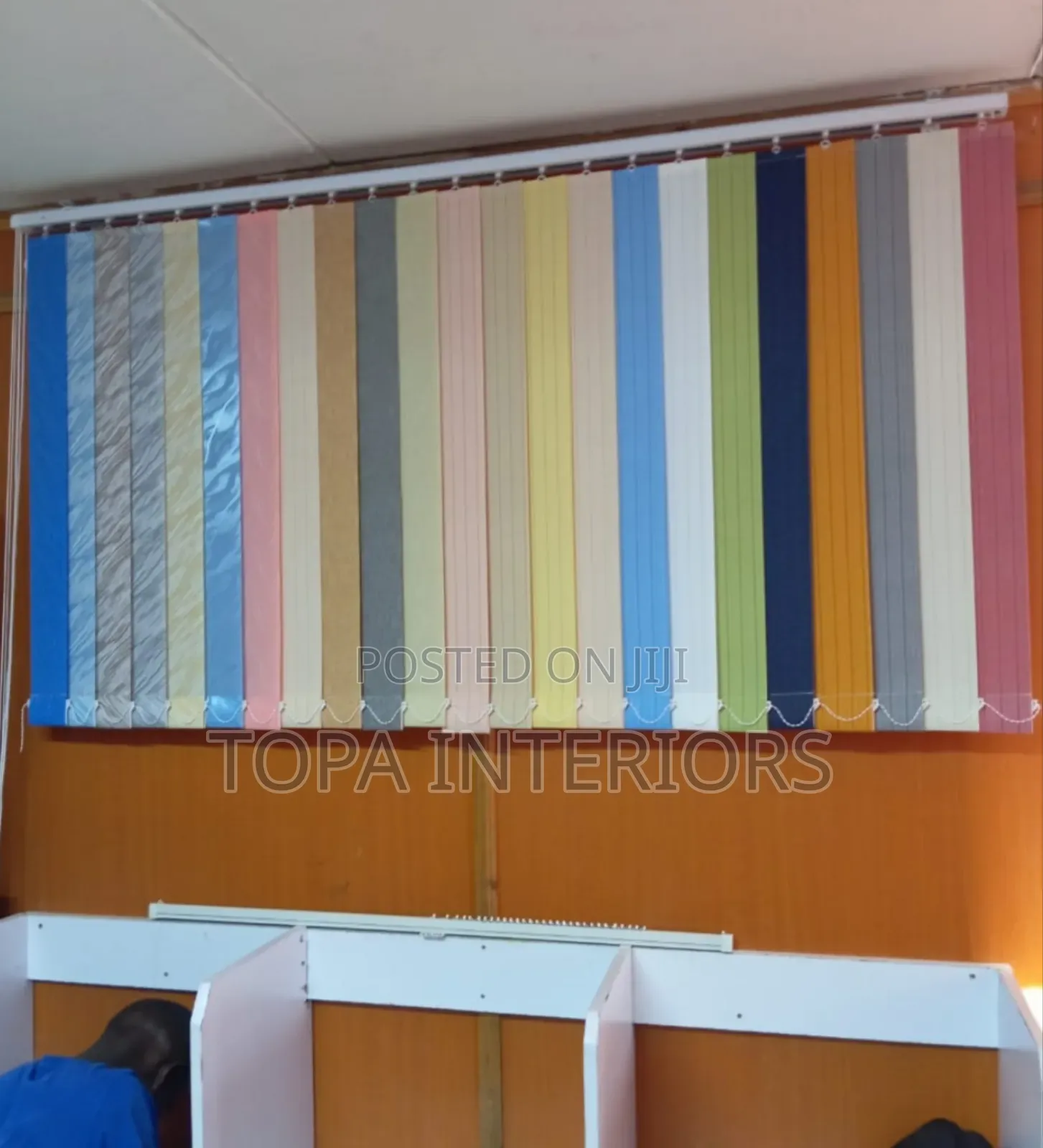 Unrollable Vertical Office Window Blinds
