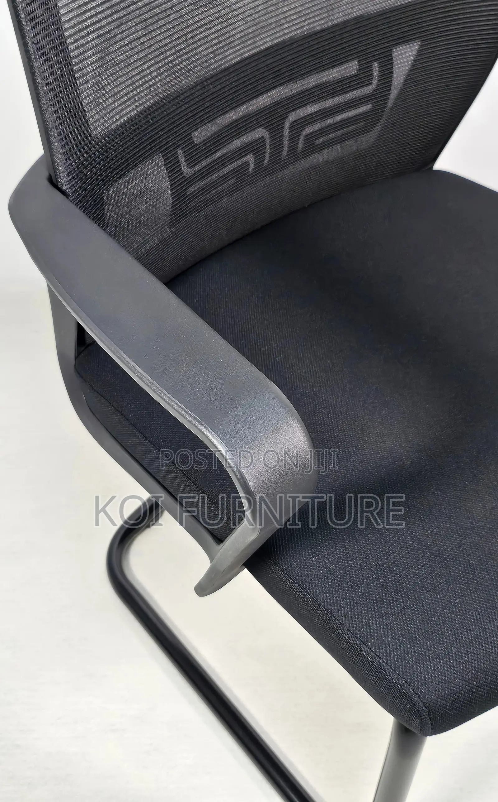 Office Chair : Non-Swivel Mesh Boardroom Chair