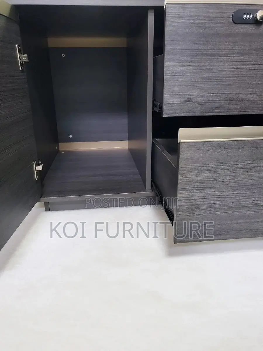 Office Desk : 2.4m Modern Executive Office Desk