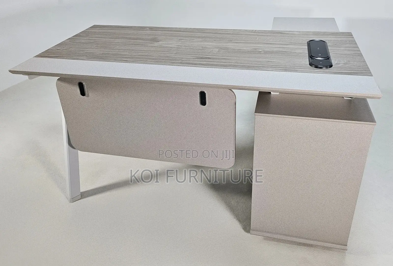 Office Desk : Executive L-shaped Corner Desk With A Modern Design