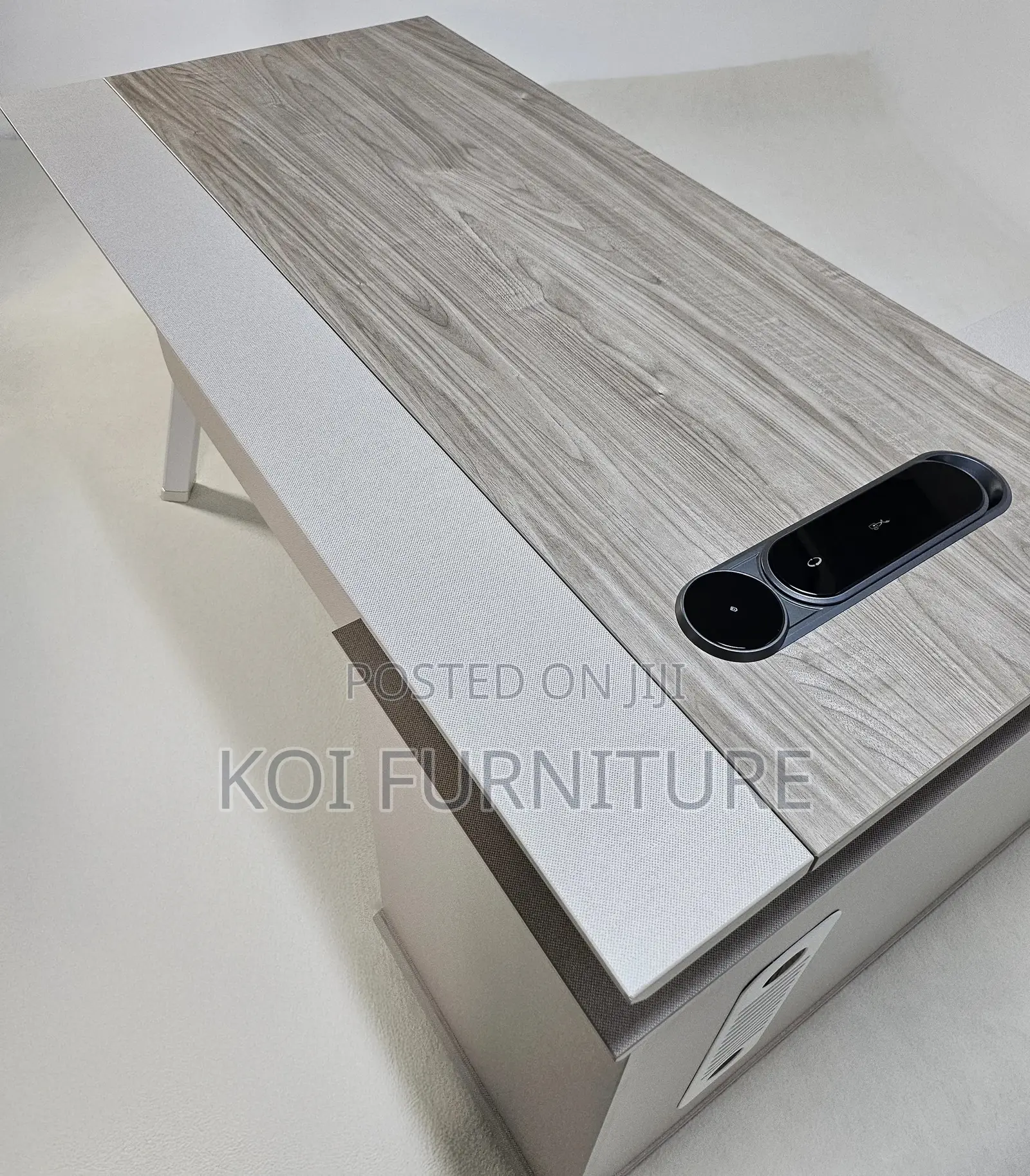 Office Desk : Executive L-shaped Corner Desk With A Modern Design