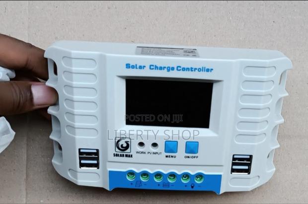 40 Amp Solar Charge Controller - main view