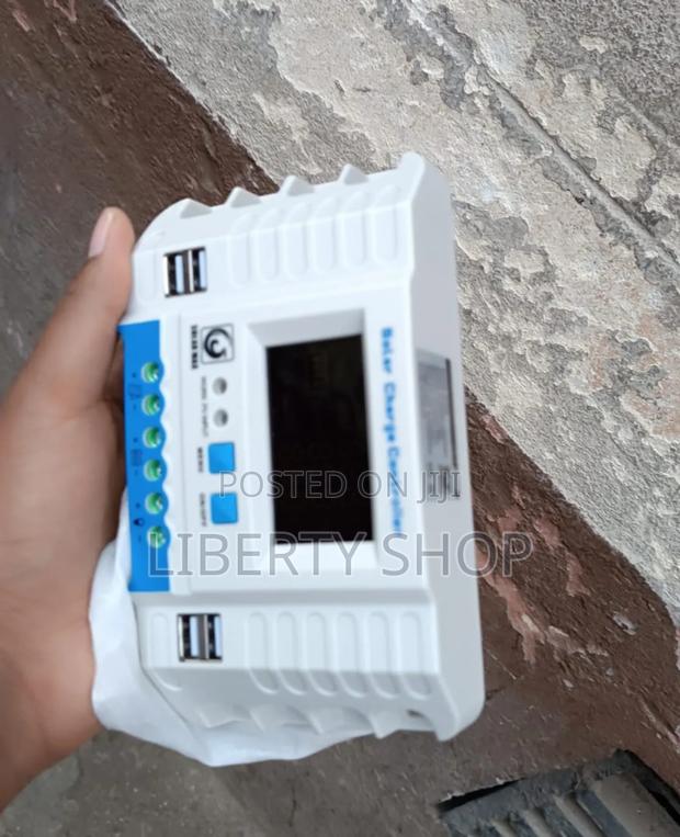 40 Amp Solar Charge Controller - thumbnail 3