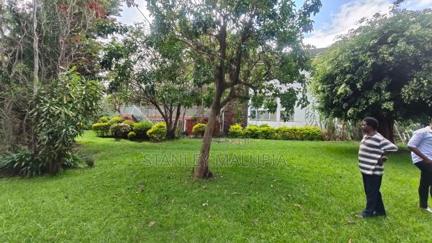 0.8-Acre Corner Plot for Sale – Riverside - thumbnail 3