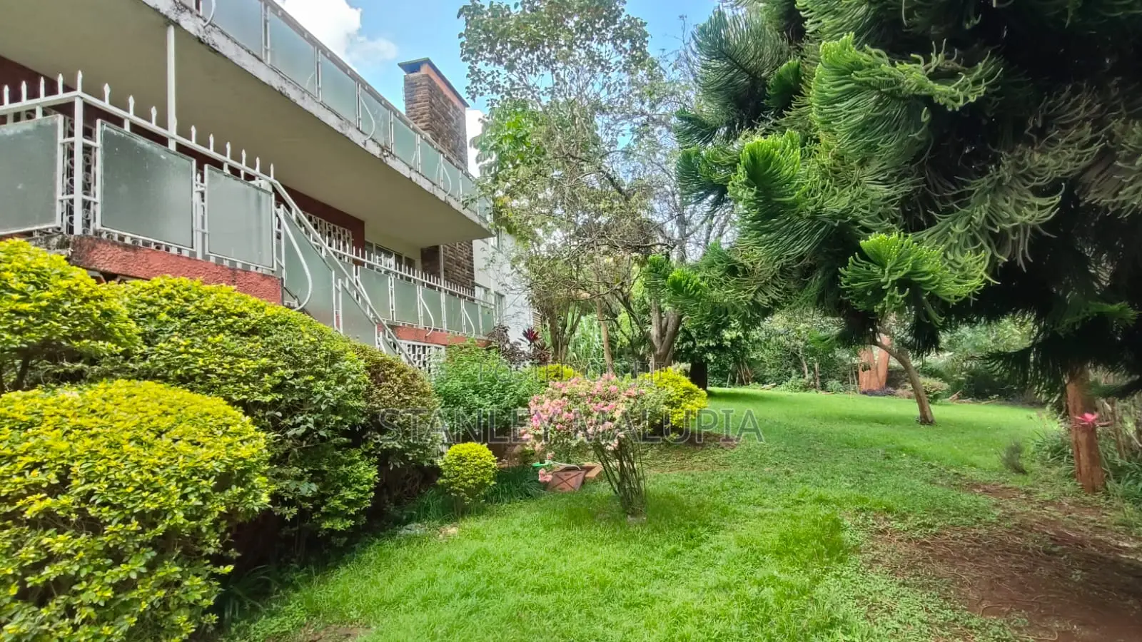 0.8-Acre Corner Plot for Sale – Riverside