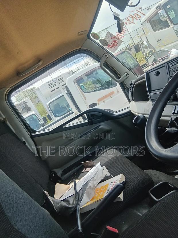 Mitsubishi Fuso - thumbnail 3
