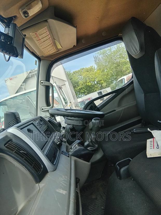 Mitsubishi Fuso - thumbnail 4