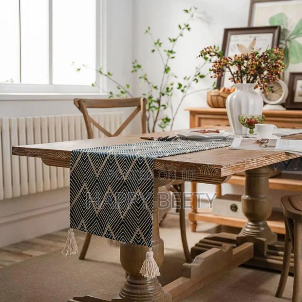 Geometric Pattern Table Runner