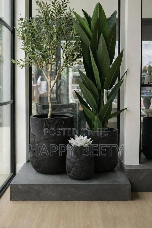 Elegant 3-Piece Ceramic Vase Set - thumbnail 2