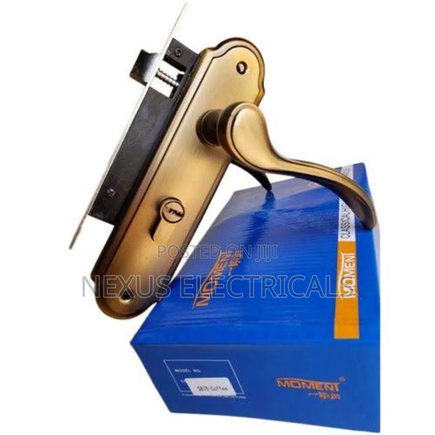 Door Lock- Moment Door Lock