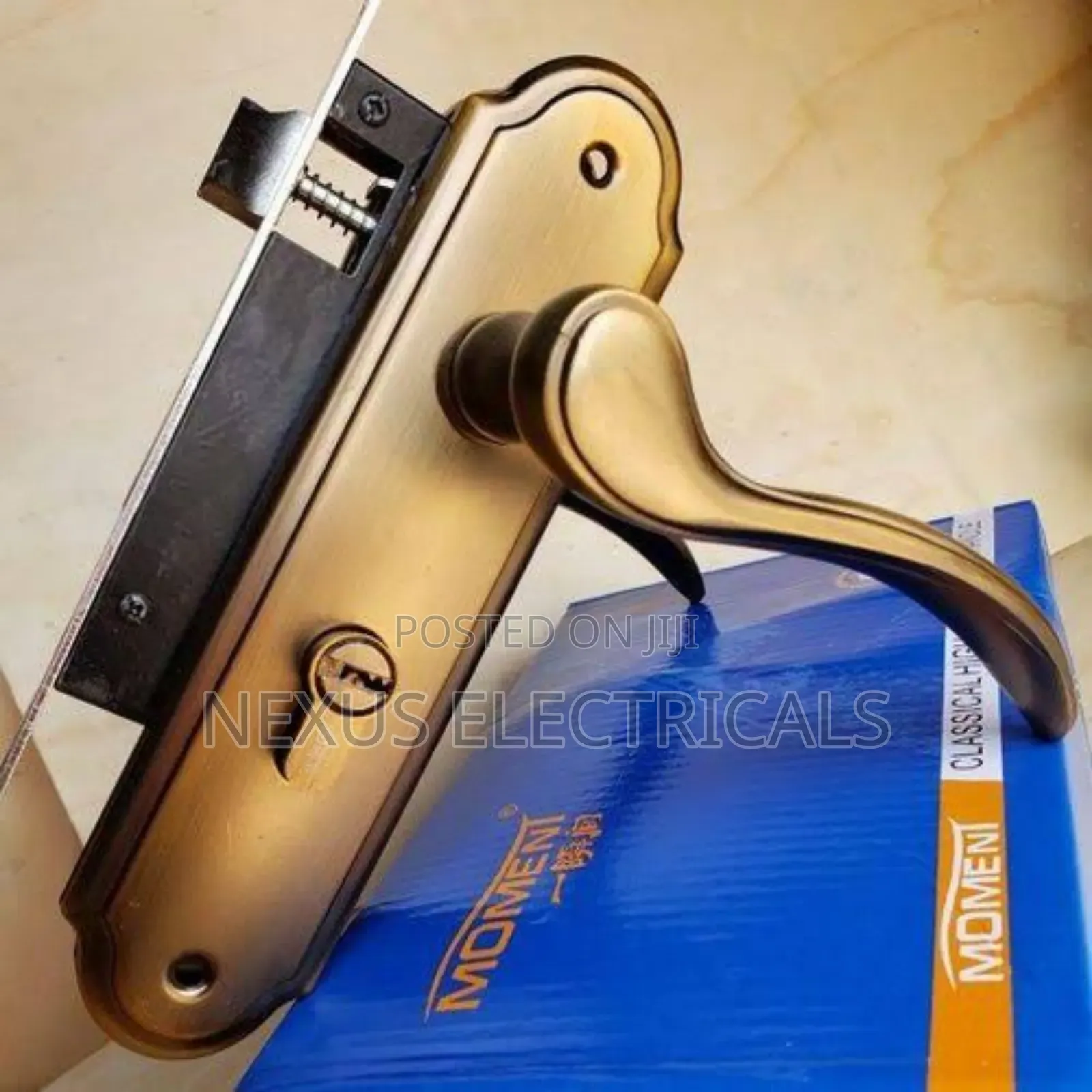 Door Lock- Moment Door Lock