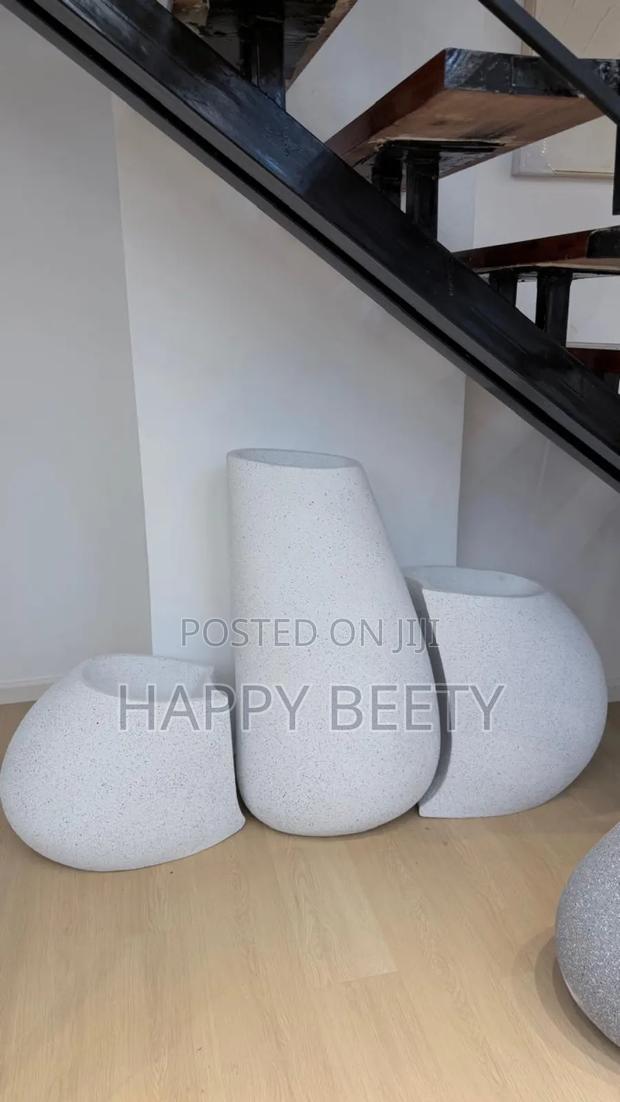 Modern 3-Piece Decorative Floor Vase Set - thumbnail 2