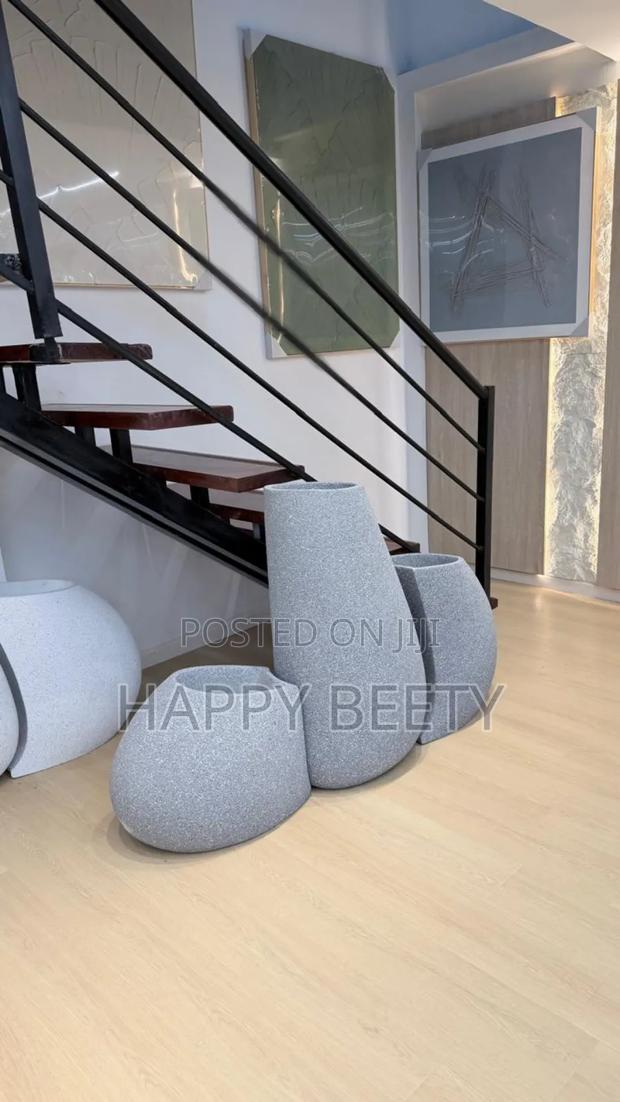 Modern 3-Piece Decorative Floor Vase Set - thumbnail 3