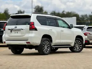Toyota Land Cruiser Prado 2.8 2019 White