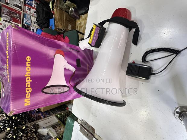 Megaphone 1501 With Bluetooth, 2 Batteries and Charger – Loud Portable - thumbnail 2