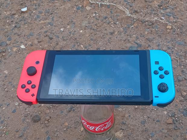 Nintendo Switch - thumbnail 3