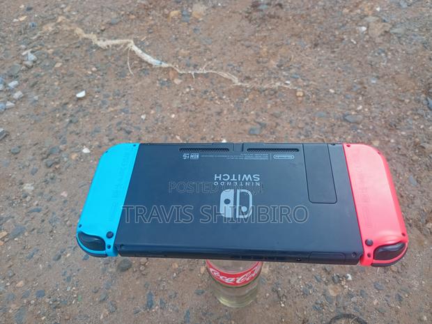 Nintendo Switch - thumbnail 4