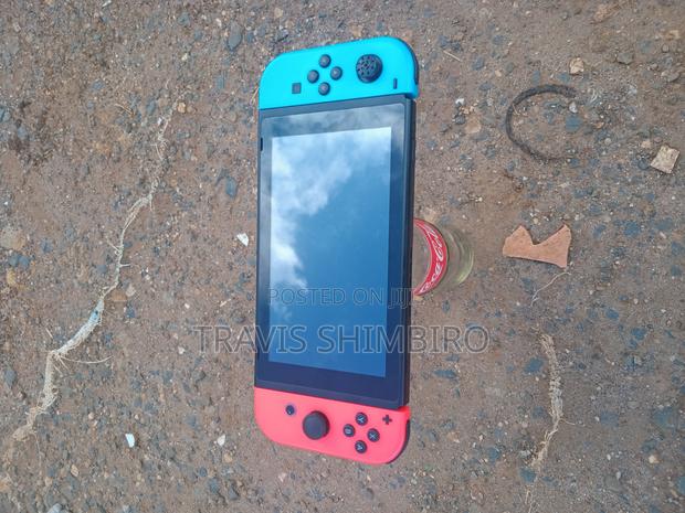 Nintendo Switch - thumbnail 7