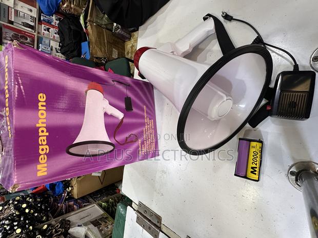 Megaphone 1501 With Bluetooth, 2 Batteries and Charger – Outdoor