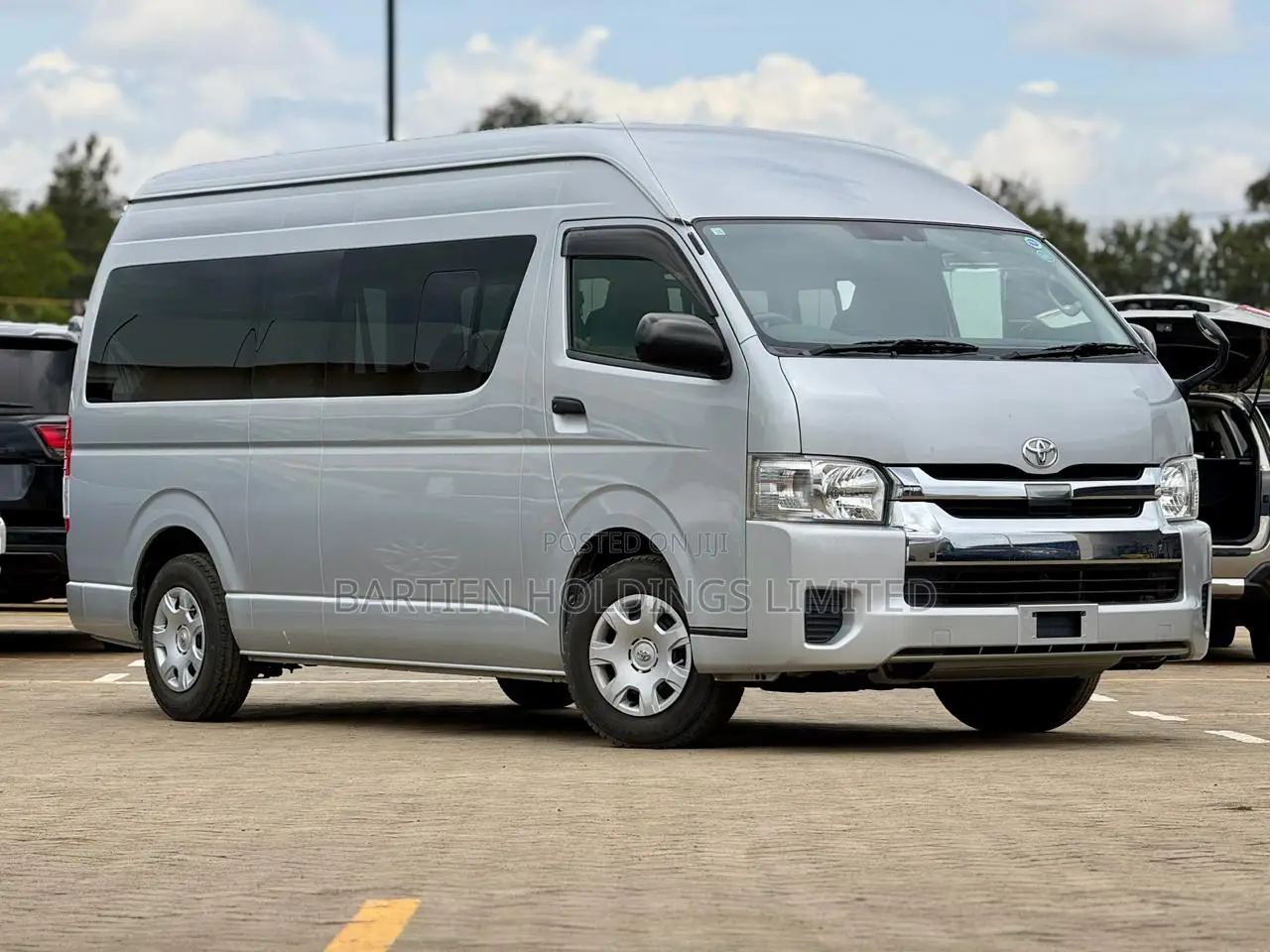 Toyota HiAce 2018 Silver