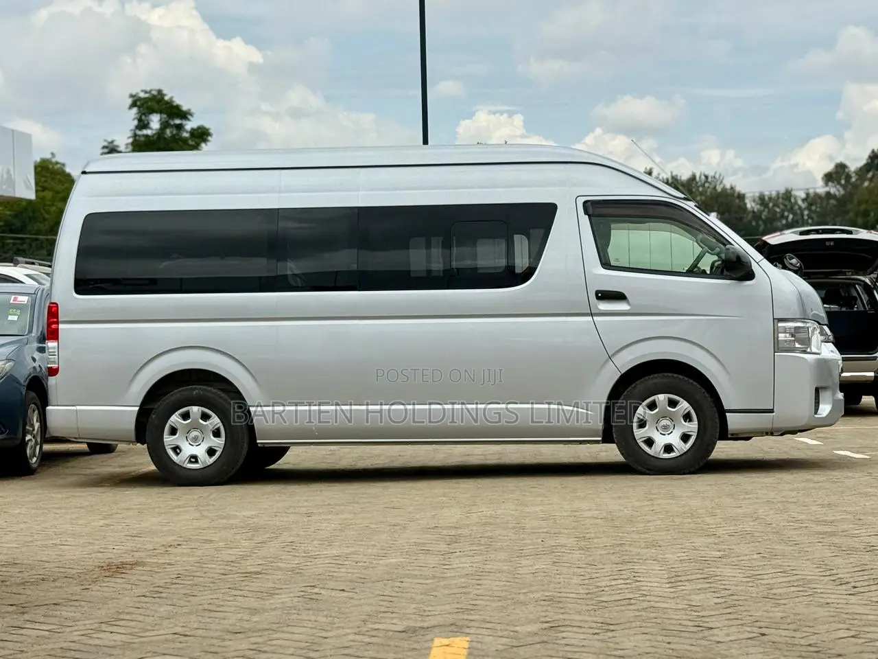 Toyota HiAce 2018 Silver