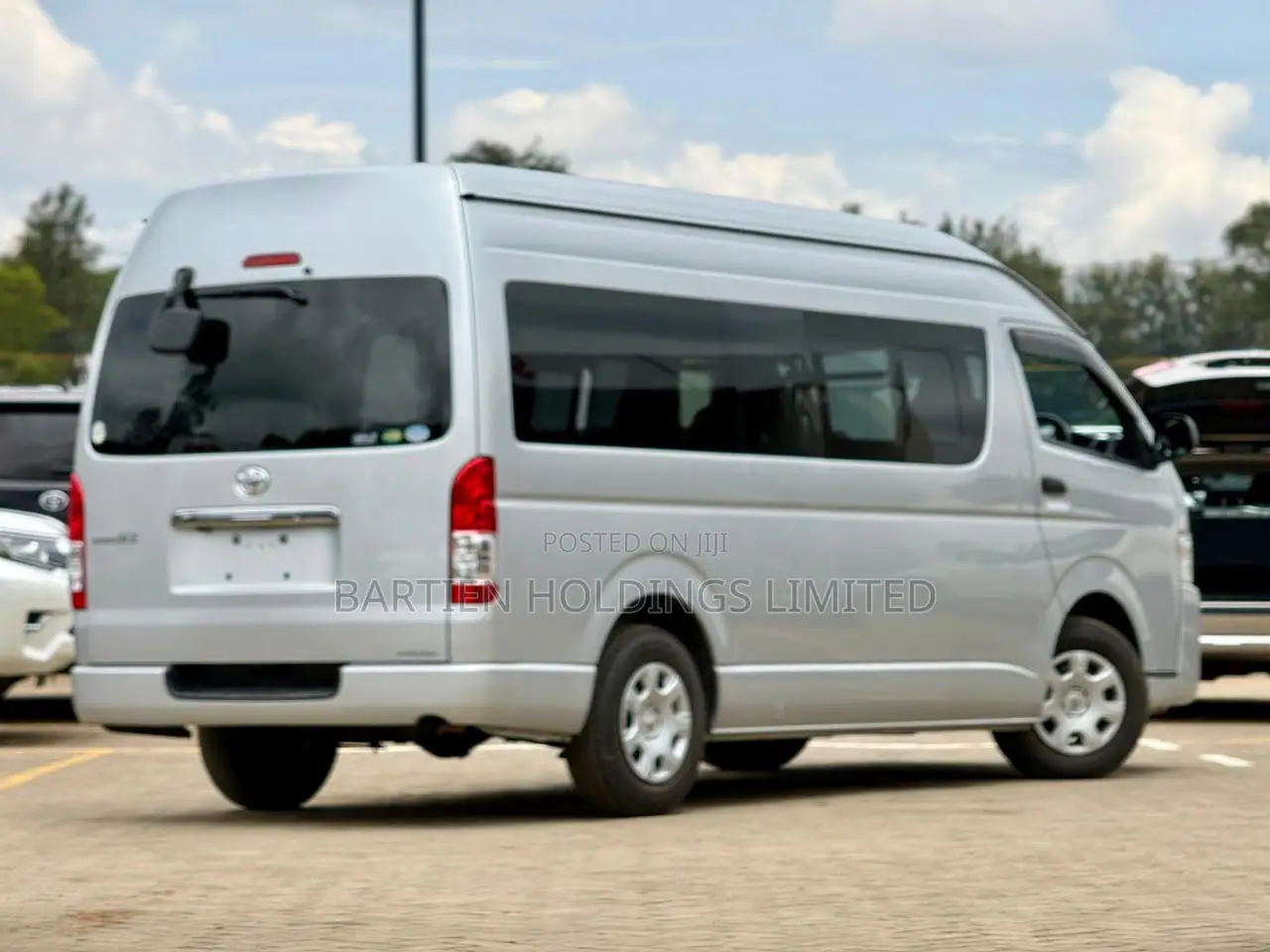 Toyota HiAce 2018 Silver