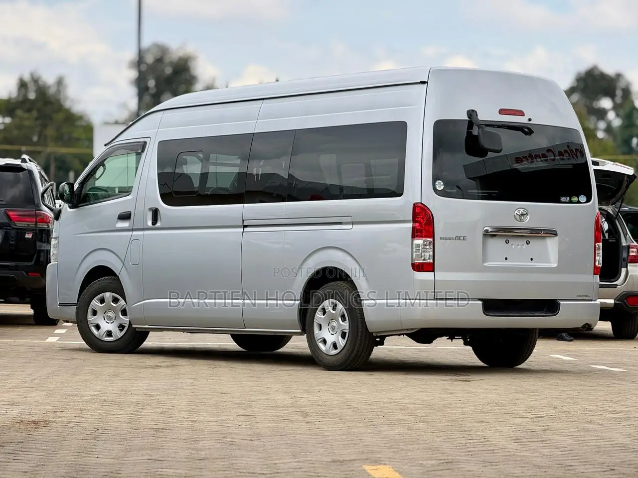 Toyota HiAce 2018 Silver