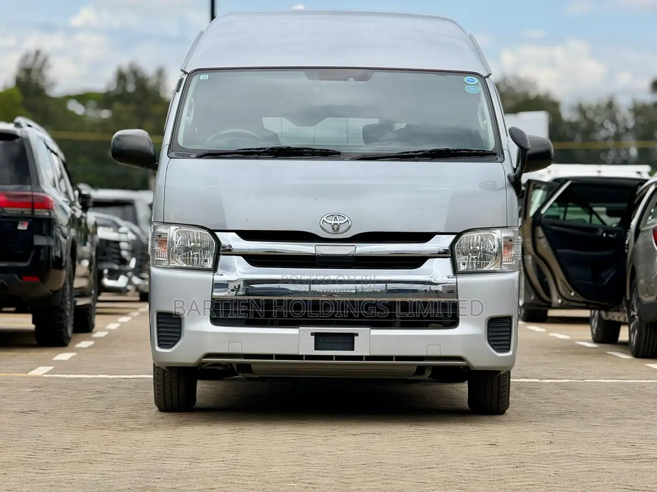 Toyota HiAce 2018 Silver