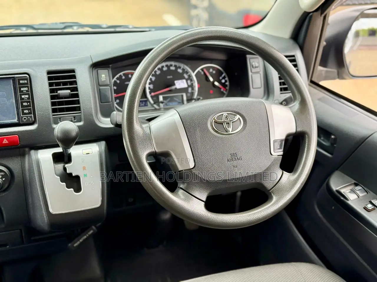 Toyota HiAce 2018 Silver
