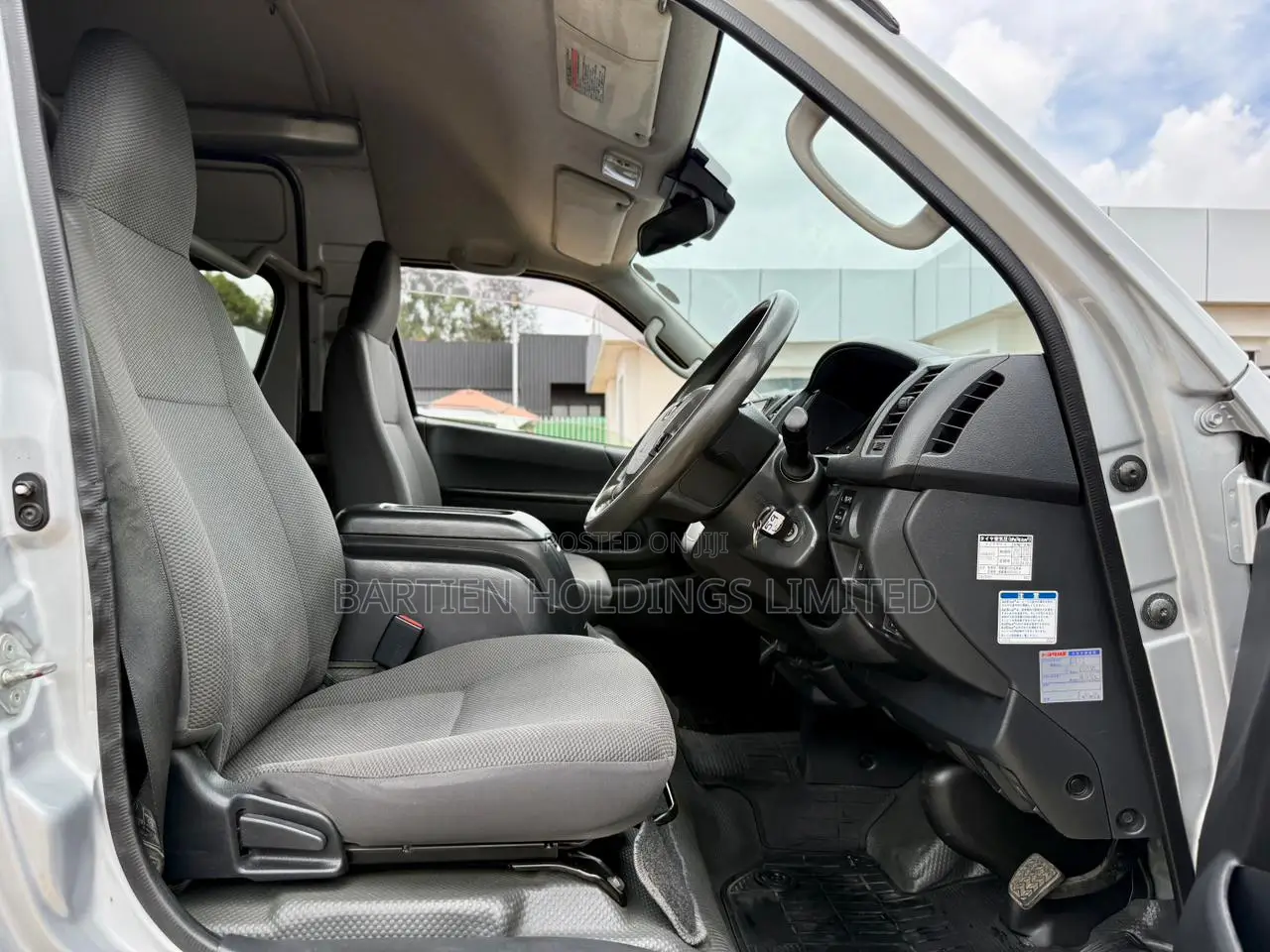 Toyota HiAce 2018 Silver