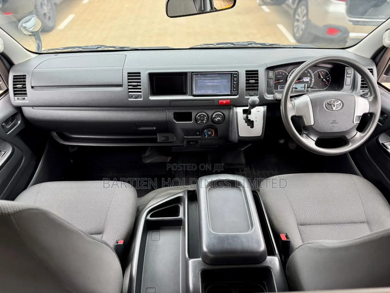 Toyota HiAce 2018 Silver