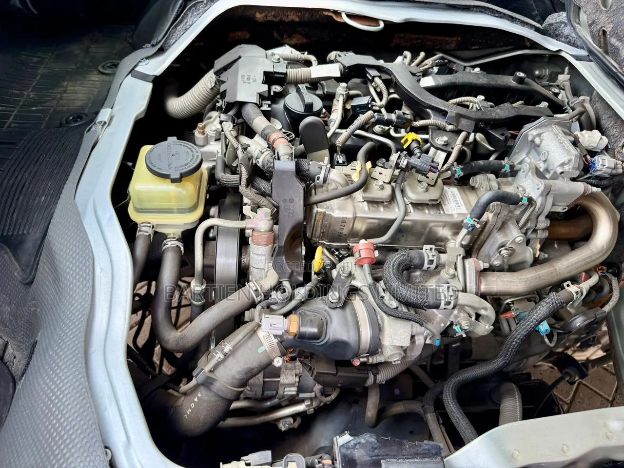 Toyota HiAce 2018 Silver